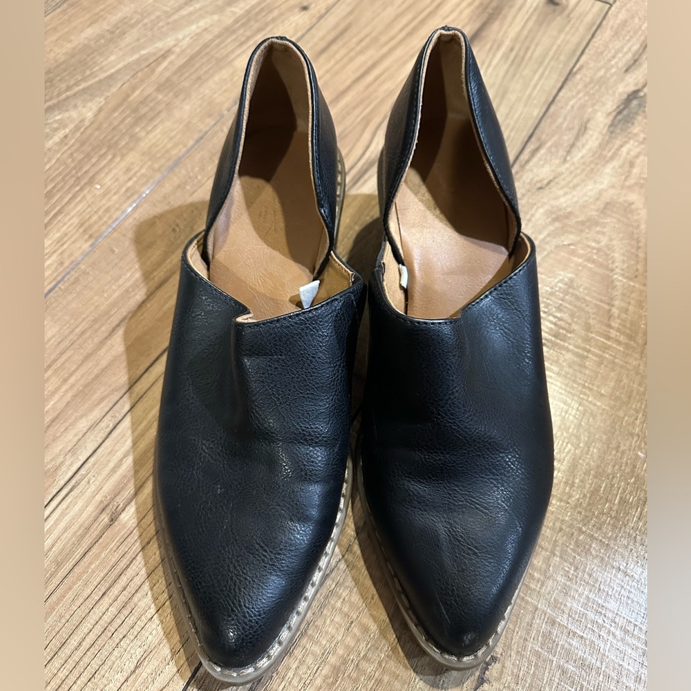 Universal Thread Black Leather Loafers